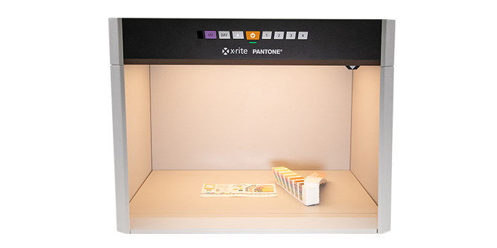 X-Rite lança cabine de luz Judge LED para avaliação precisa de cores