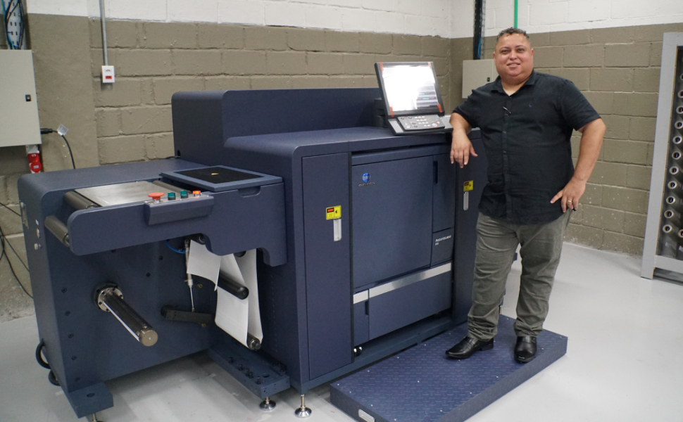 Konica Minolta AccurioLabel 230: médias e pequenas tiragens na Gráfica X Label