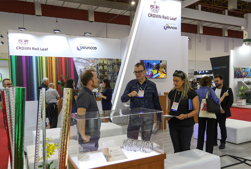 Crown do Brasil apresenta alternativas sustentáveis para foil durante feira ExpoPrint & ConverExpo