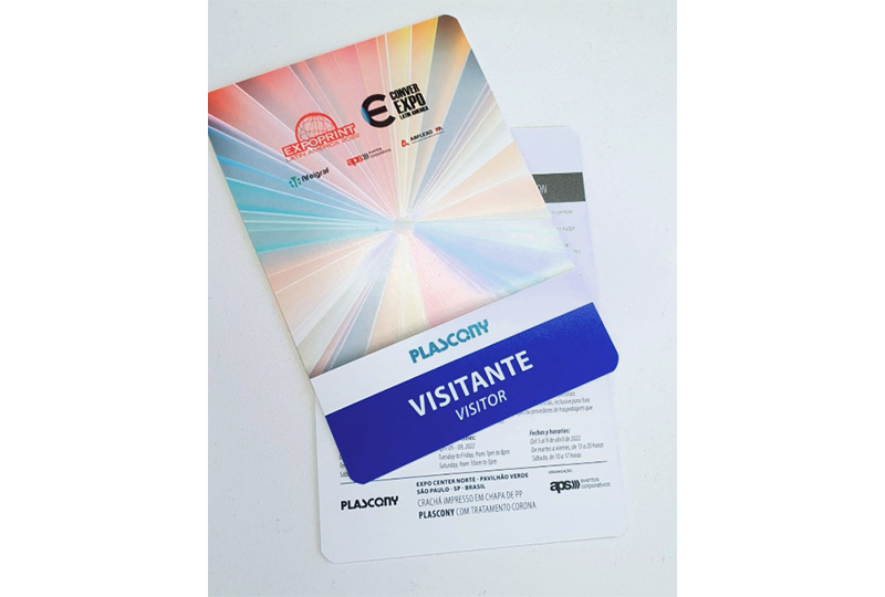 Crachás da ExpoPrint & ConverExpo são confeccionados com material especial pela Plascony