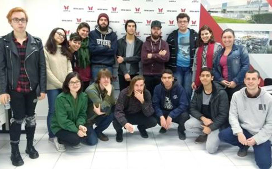 Alunos da Universidade Tecnológica Federal do Paraná visitam fábrica da Ampla