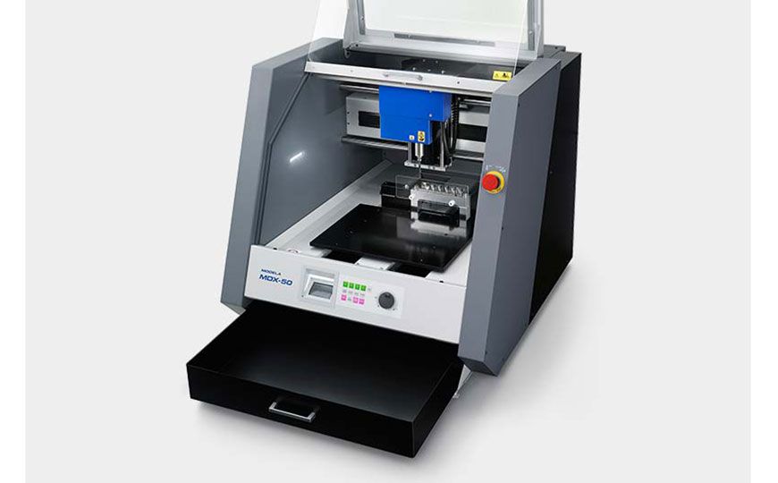 MDX-50 da Roland permite fazer e testar infinidade de produtos